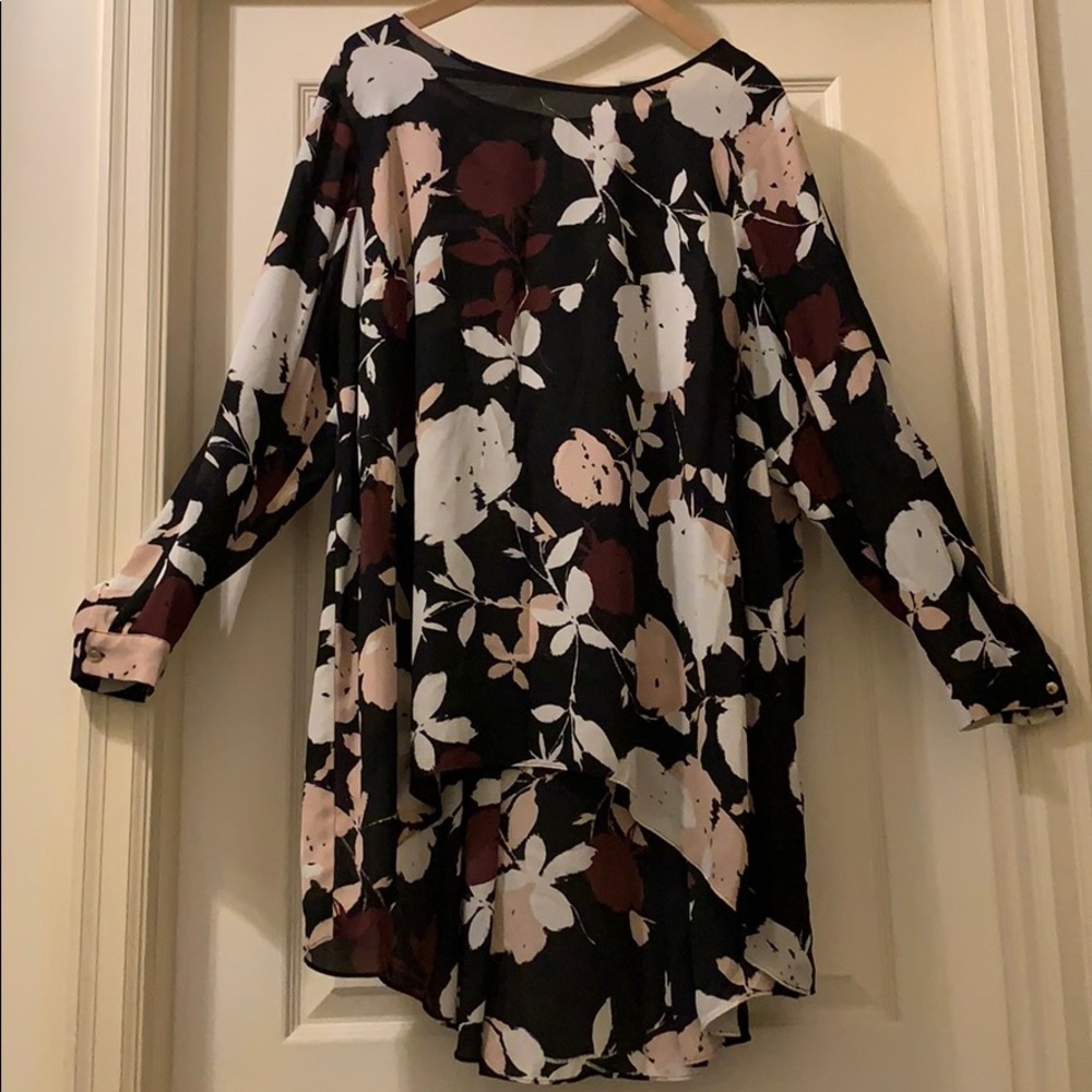 Vince Camuto Floating High Low Floral Blouse Sz 2X